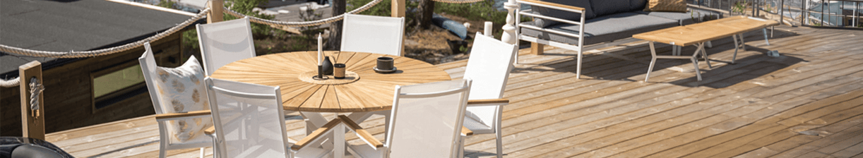 Utebord för Praktiskt och Stilfullt Utomhusliv