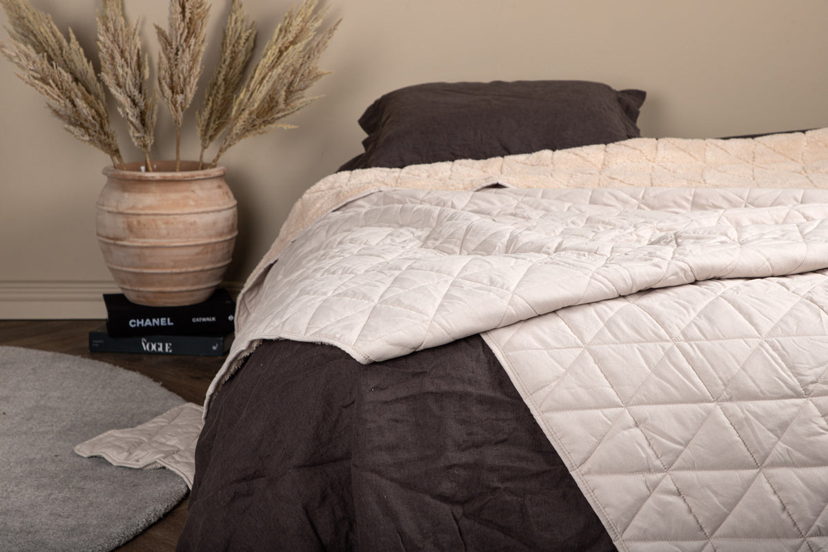 Nilla Bedspread 260 x 260 Beige