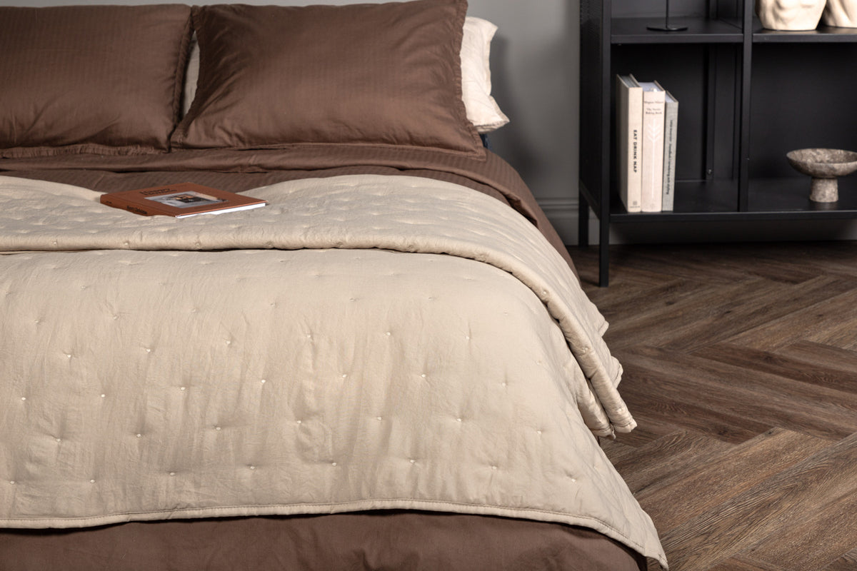 Sally Bedspread 260 x 260 Beige