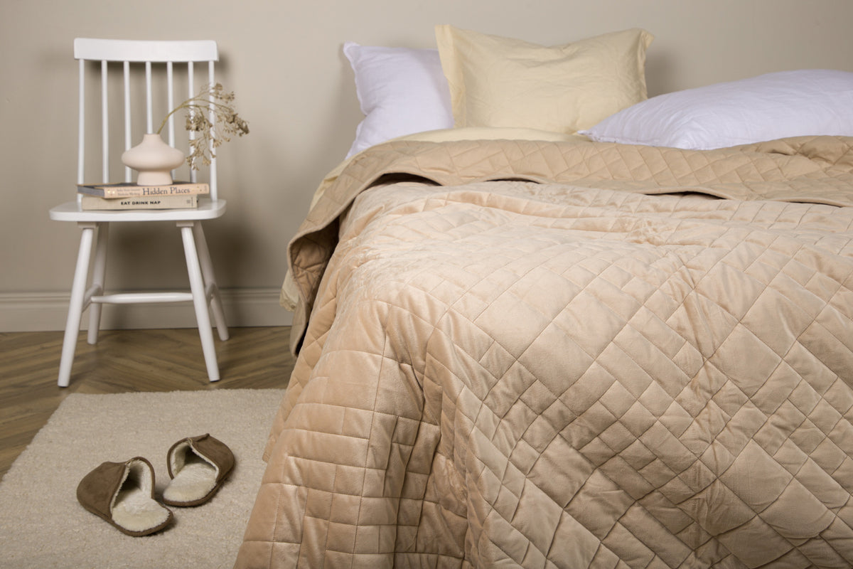 Jilly Bedspread 260 x 260 Beige