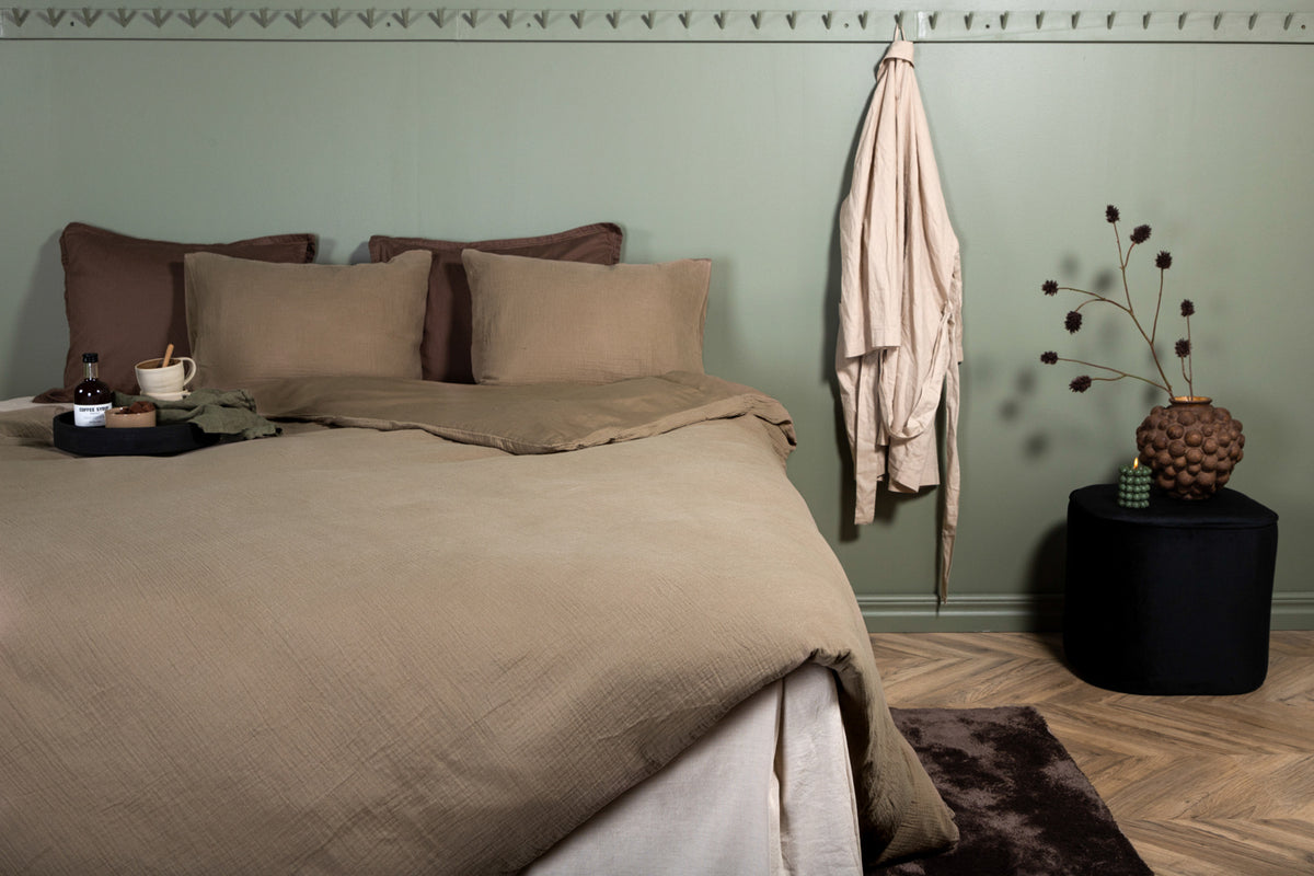 Mila Bed Set 220 x 240 Brown