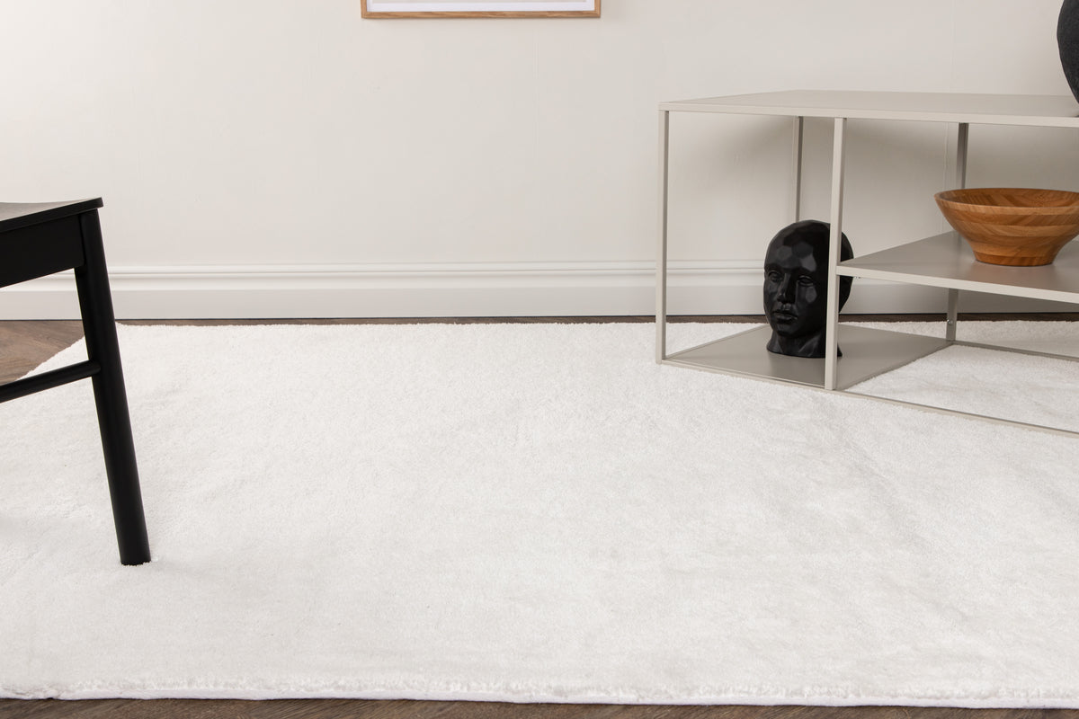 Undra Rectangular Carpet 240 x 170 White