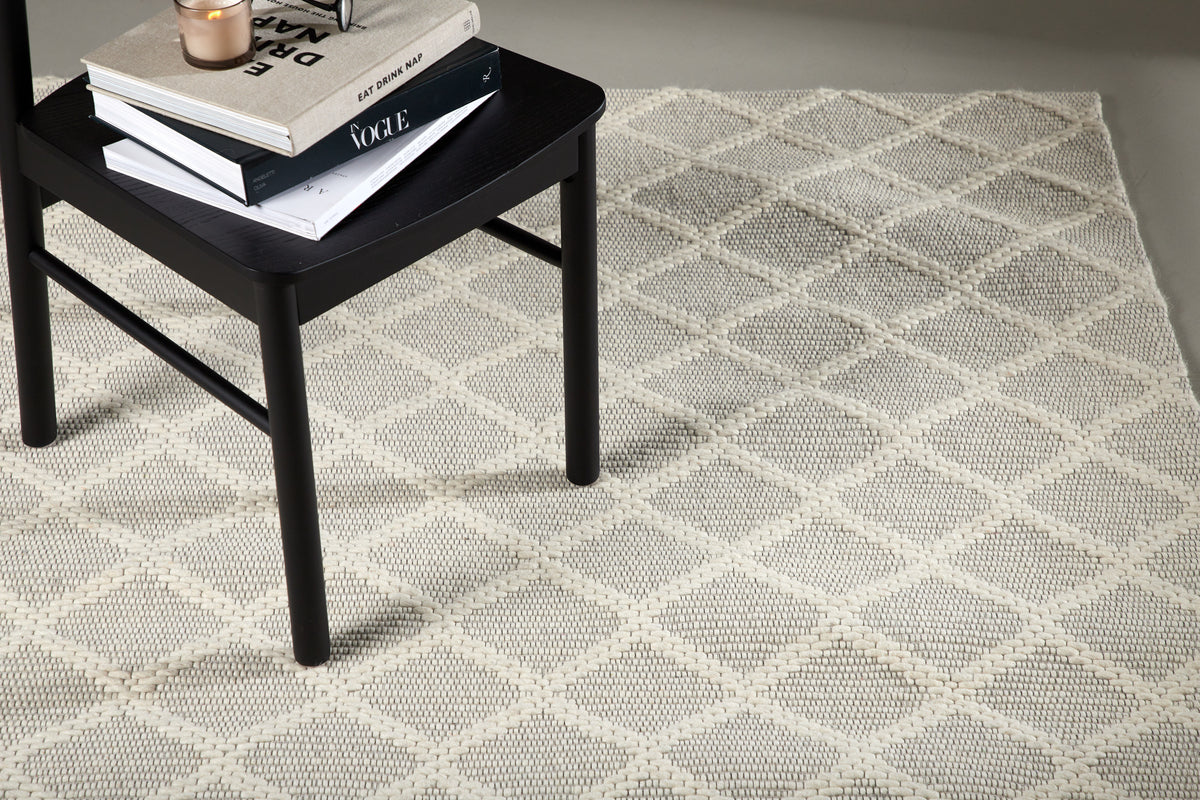 Cloudy Rectangular Carpet 230 x 160 Offwhite