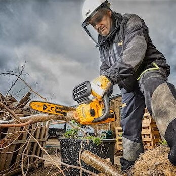 18V Kompakti moottorisaha akulla