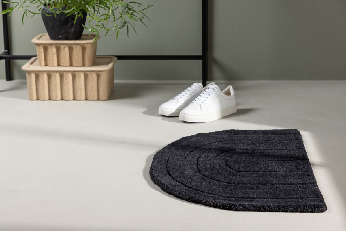 Nora Oval Carpet 80 x 50 Black