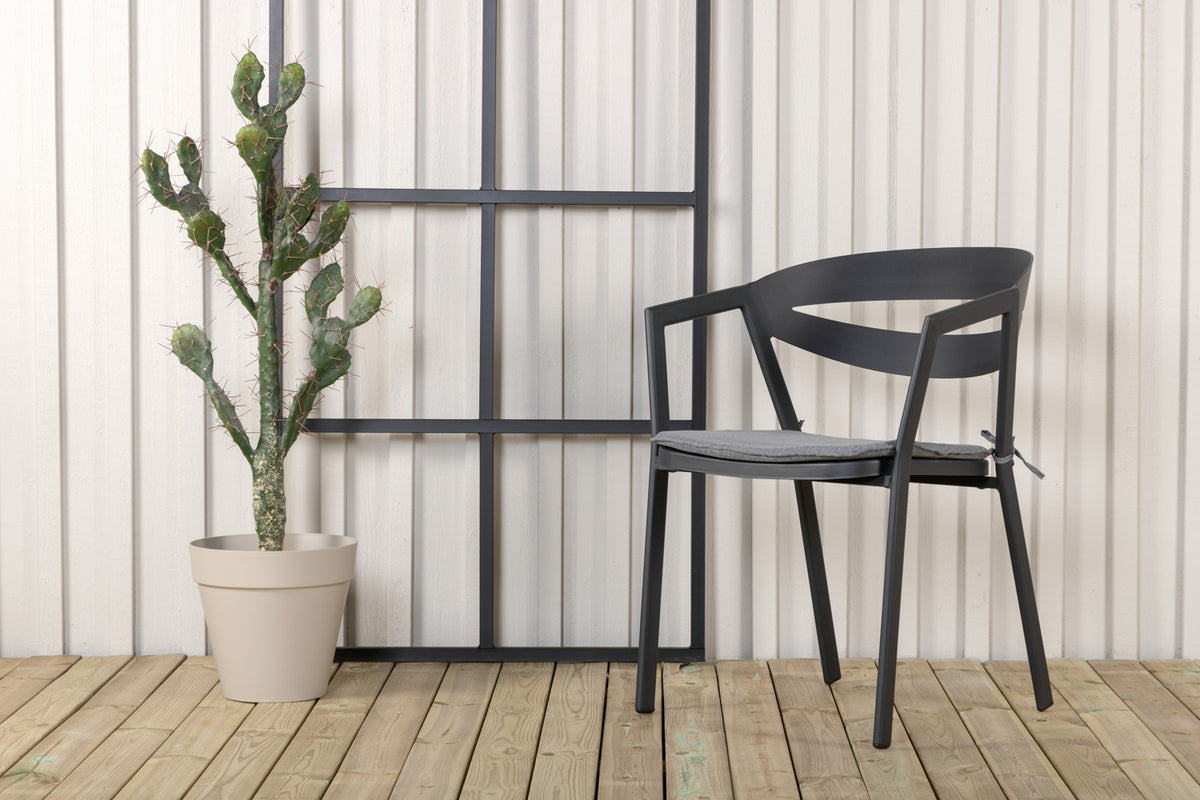 Slit Dining Chair Black