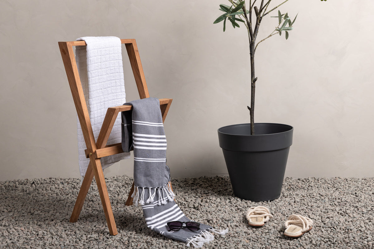 Kenya Hanger 45 x 30 x 82