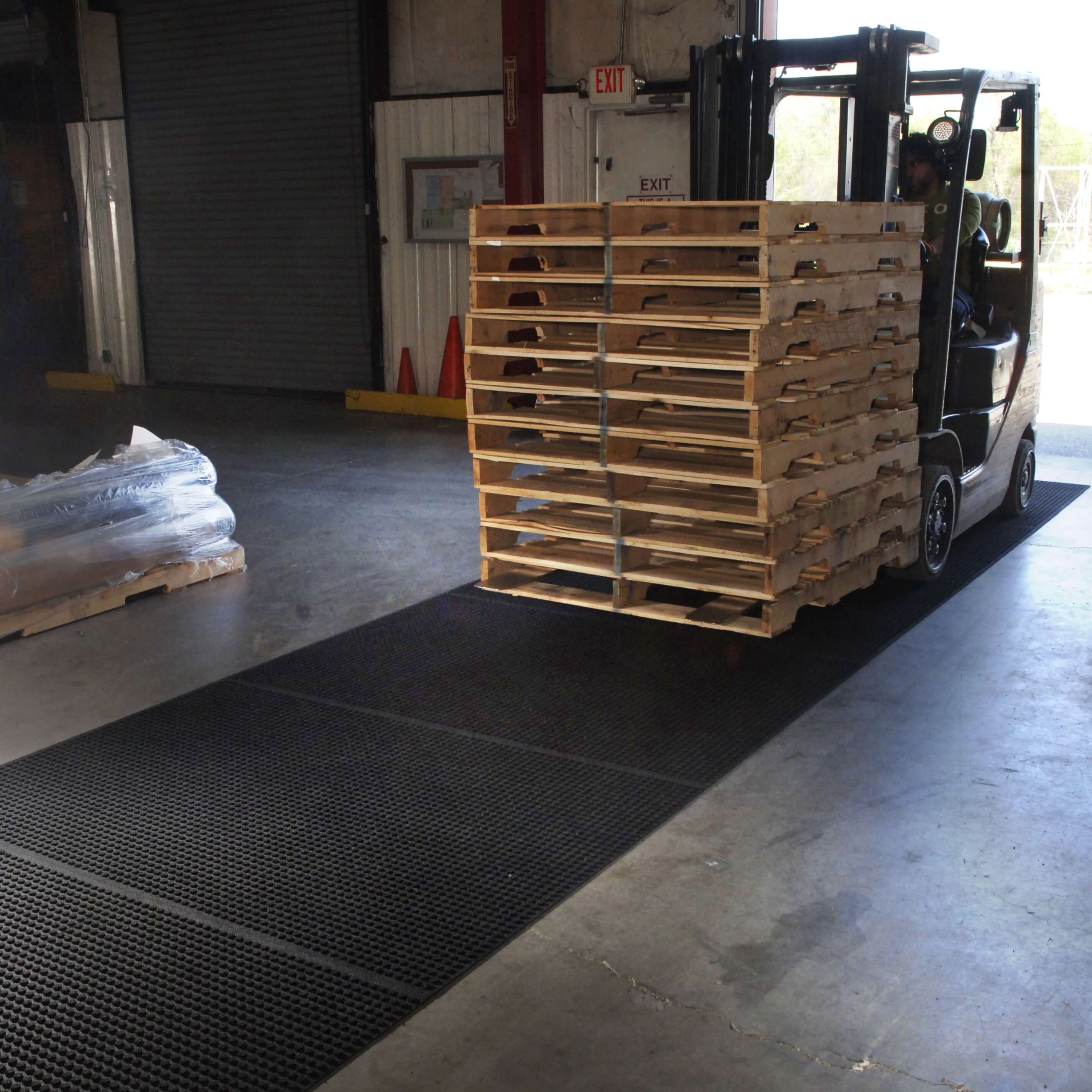 Yhdistelmä kuorma-auto