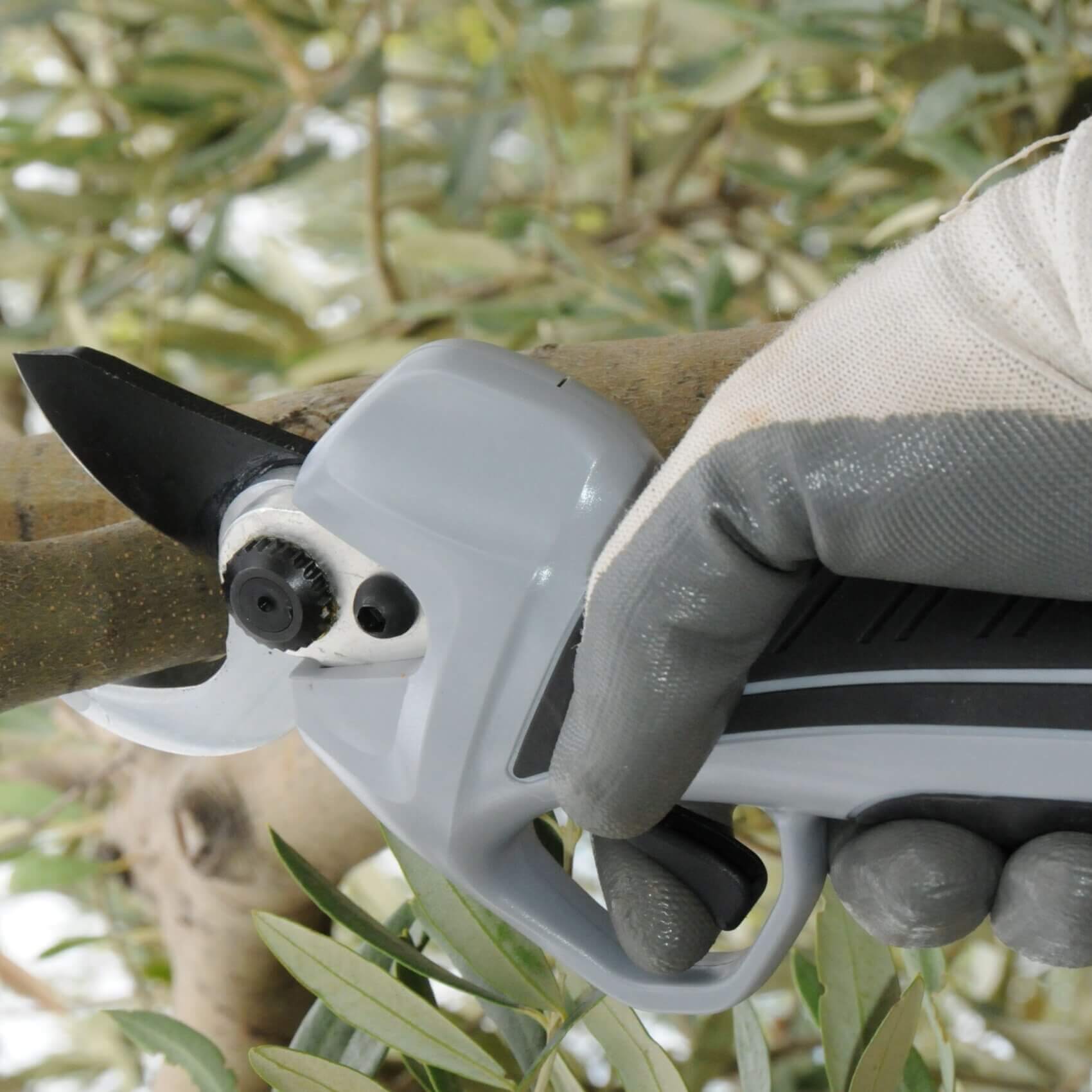 Elektronisk sladdlös sekatör KV360