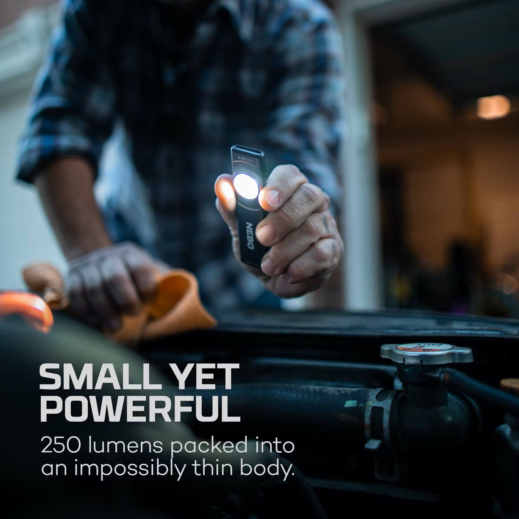 NEBO Slim Mini 250 lumenia