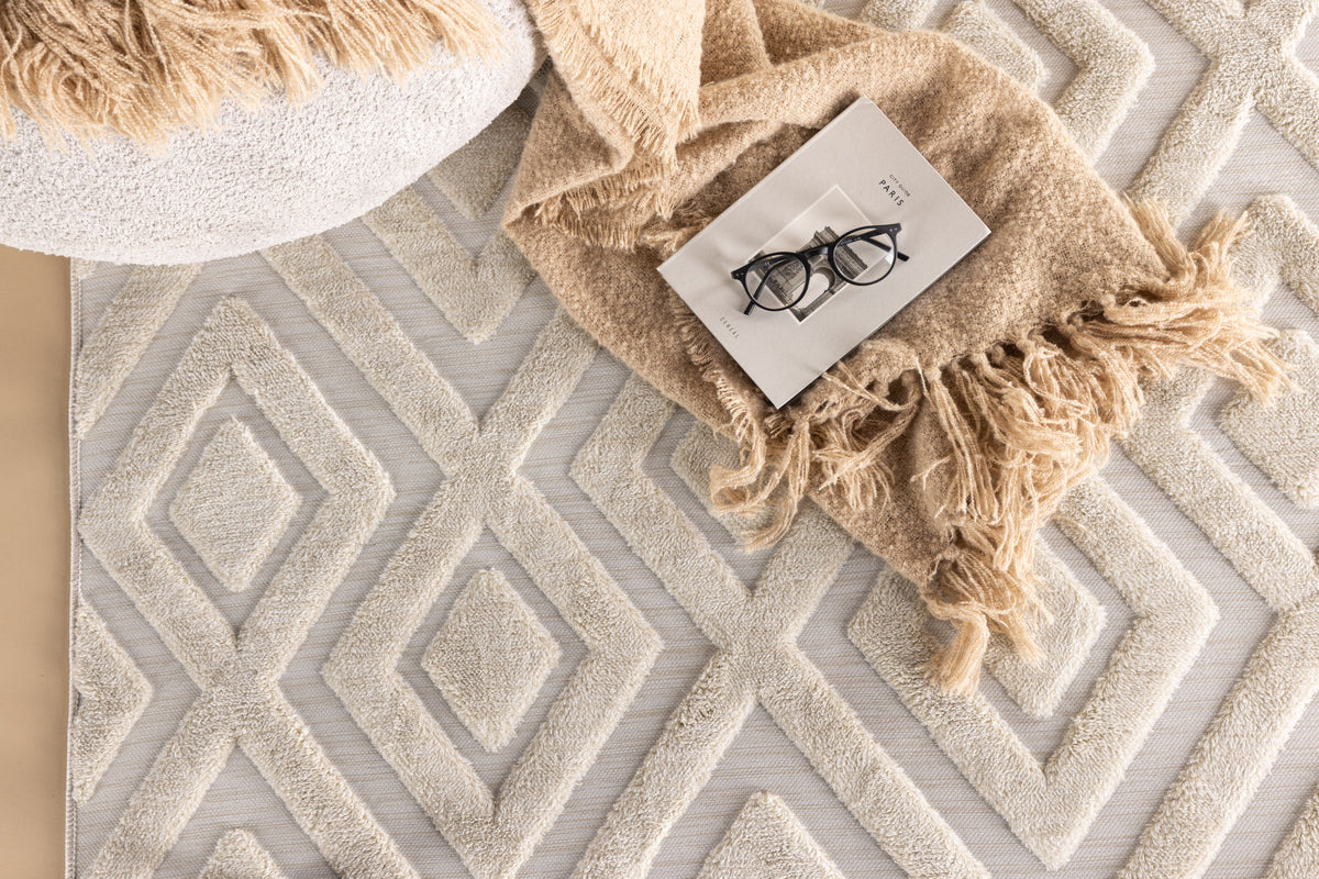 Pia Rectangular Carpet 230 x 160 White